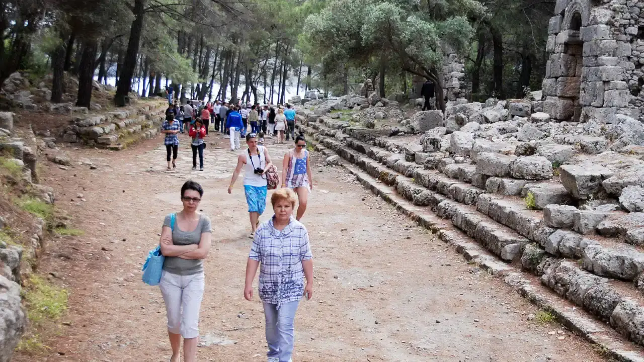 Kemer, 2025’te Turizm Rekoru Kırdı: Nüfusunun 90 Katı Ziyaretçi Ağırladı 2